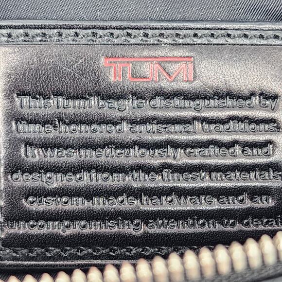 TUMI Women's Black Nylon & Leather Crossbody Strap Handbag Bag Size Large - Picture 6 of 8